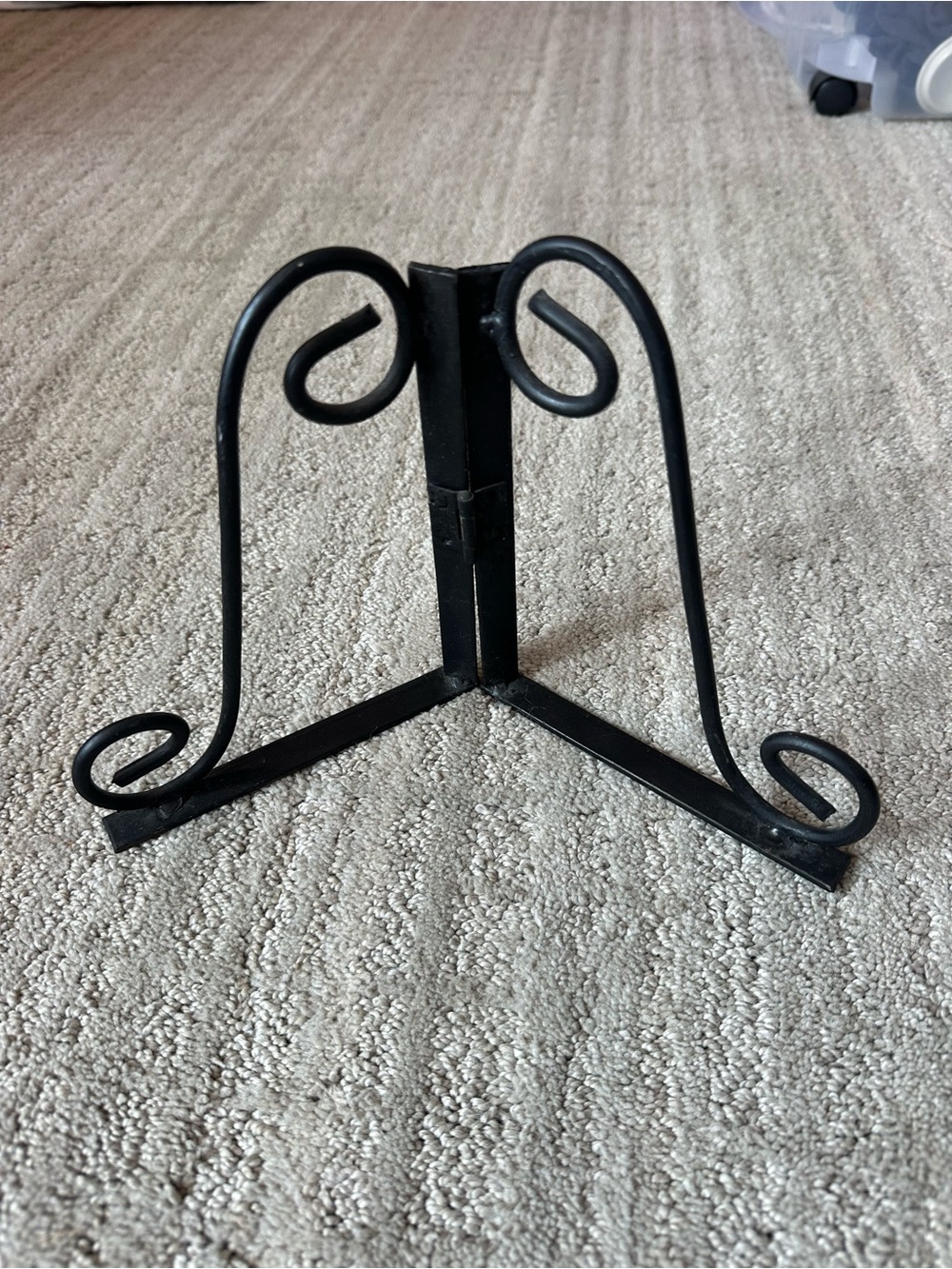 Black Decorative Metal Plate Stand - Home Dining